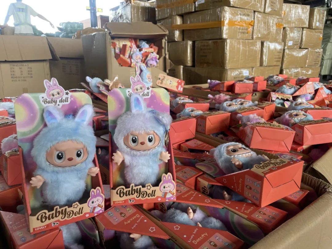 Labubu？不，是“假布布”，广州海关：查获880个出口“假布布”插图