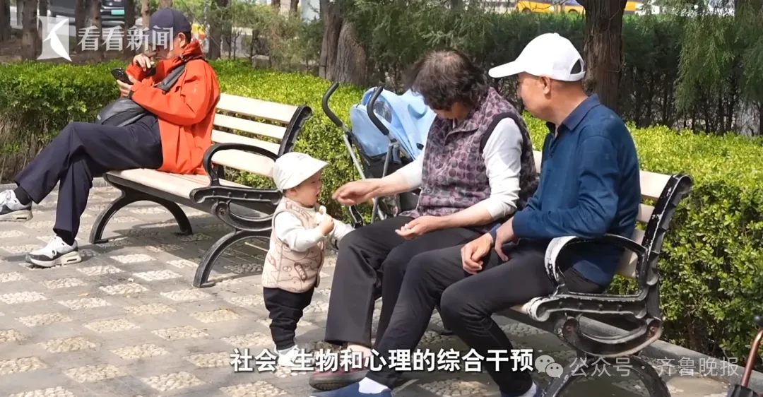 66岁独居老人为拒绝借钱，网购花费200万塞满两套房，只能睡在快递堆插图37