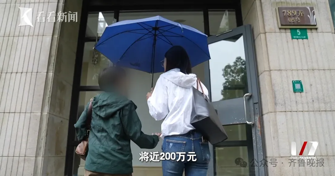 66岁独居老人为拒绝借钱，网购花费200万塞满两套房，只能睡在快递堆插图9