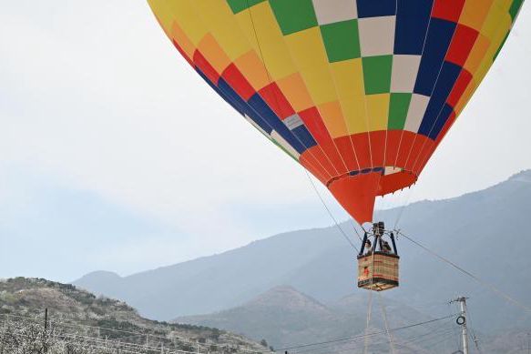 低空飞行器山城花海“掘金”