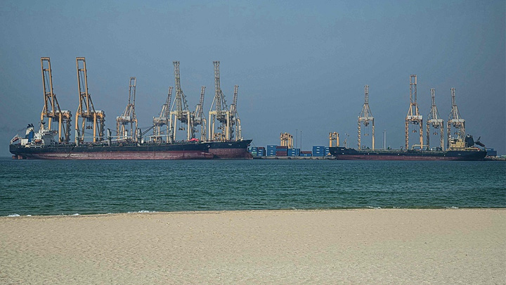 财经观察：霍尔木兹困局考验各国石油储备