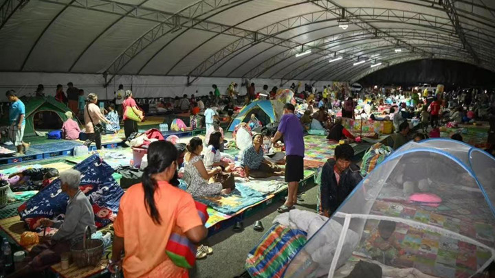 泰柬边境紧张对峙 泰方边境村庄和医院基本疏散完毕