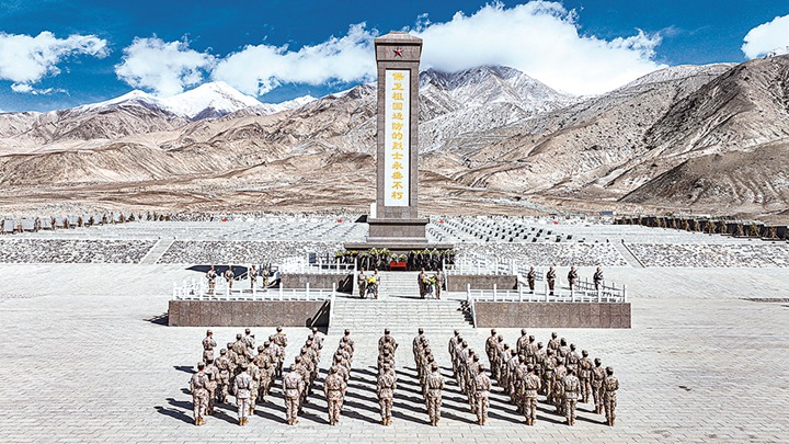 清明节来临之际，全军官兵以多种形式祭奠缅怀革命先烈