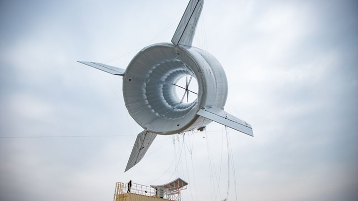 我国自主研发全天候浮空器“云哨M1000-CNS”完成首飞试验