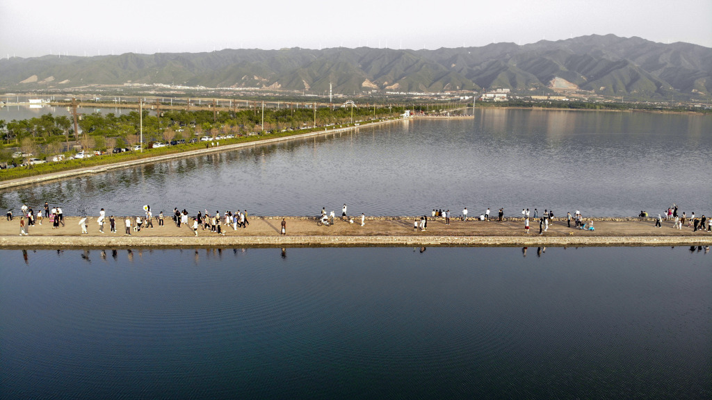 山西运城:千年盐湖"变身"生态游打卡点