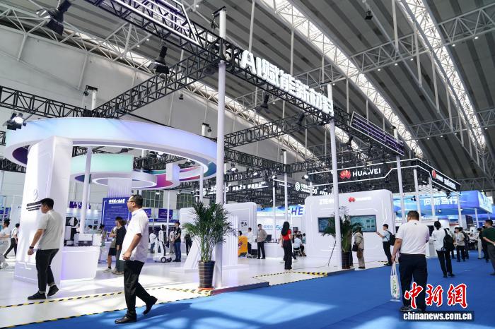 图为展会现场。中新社记者 赵宇航 摄