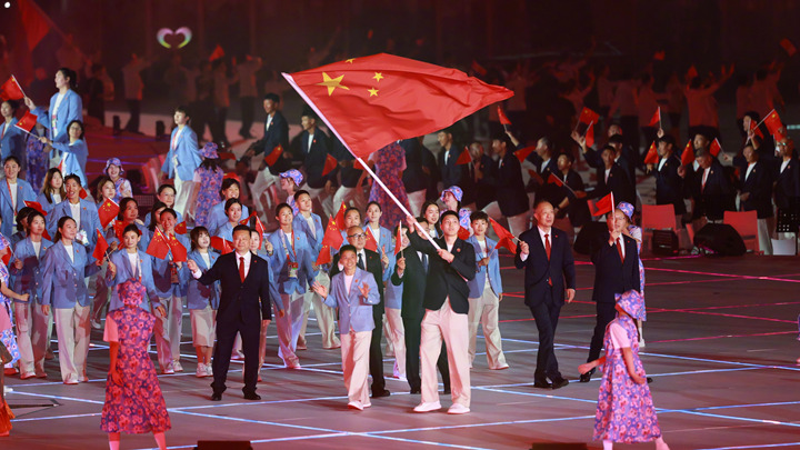 中国代表团亮相亚运会开幕式，高清大图来了