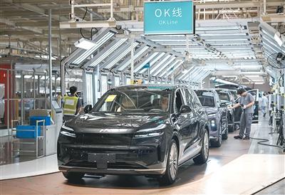 车企为何纷纷造“大车”