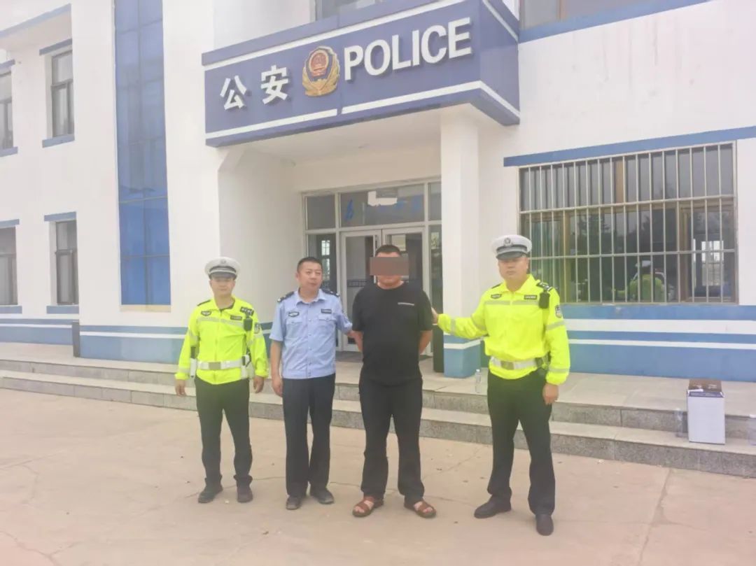 内蒙古警方高速公路拦截入室抢劫嫌犯，现场视频曝光插图