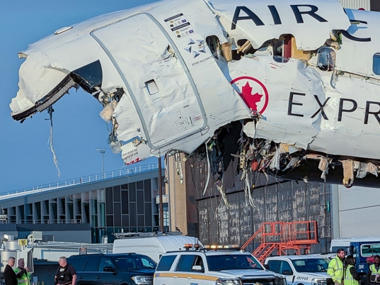 加拿大航空公司一客机在美国发生事故，美媒公布迄今最清晰现场画面