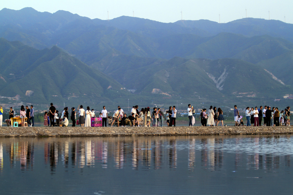 山西运城:千年盐湖"变身"生态游打卡点