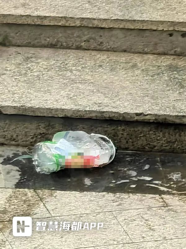 事发福州一小区！三瓶矿泉水从高空砸下，居民怒了！警方已介入调查插图3