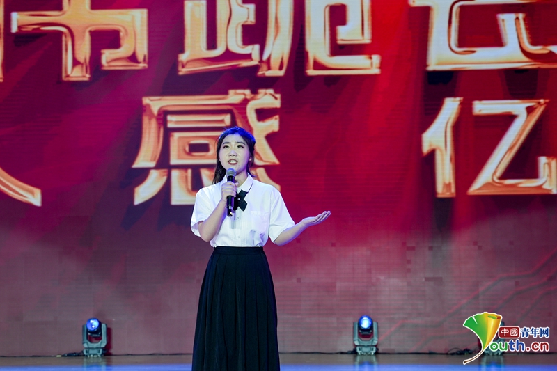 青春华章·豫你同行|记者采访“跪母救人”英雄张伟后泪流满面：这是军人最赤诚的信仰！插图1