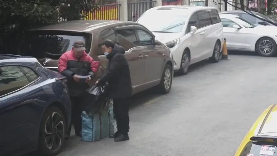 130多人被抓，涉案金额1400余万元！@上海老人，当心这些团伙，捂牢救命钞票插图1