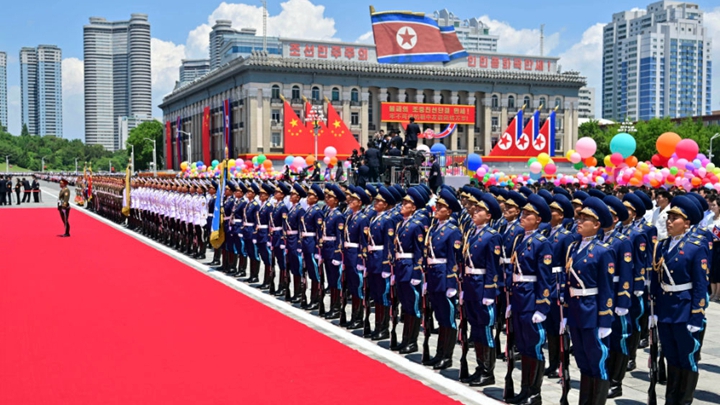 高清大图丨习近平访问朝鲜 朝方举行盛大欢迎仪式