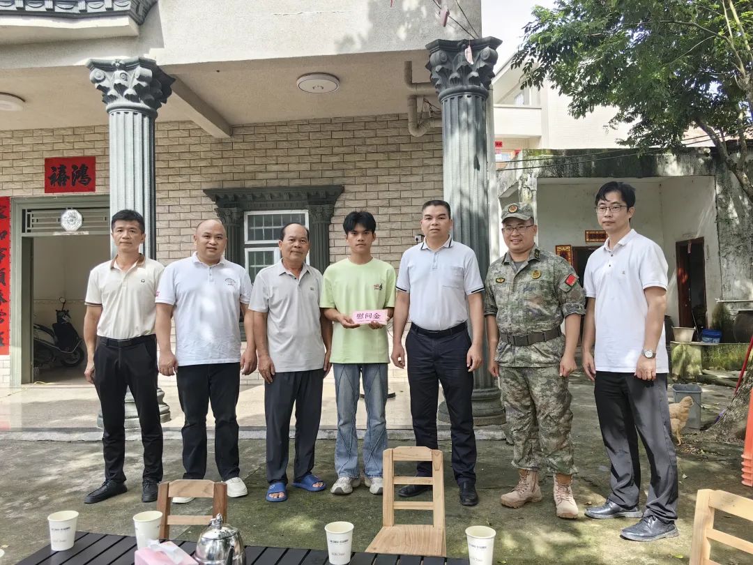 河中托起溺水学生，广东00后小伙救人后报名参军插图2