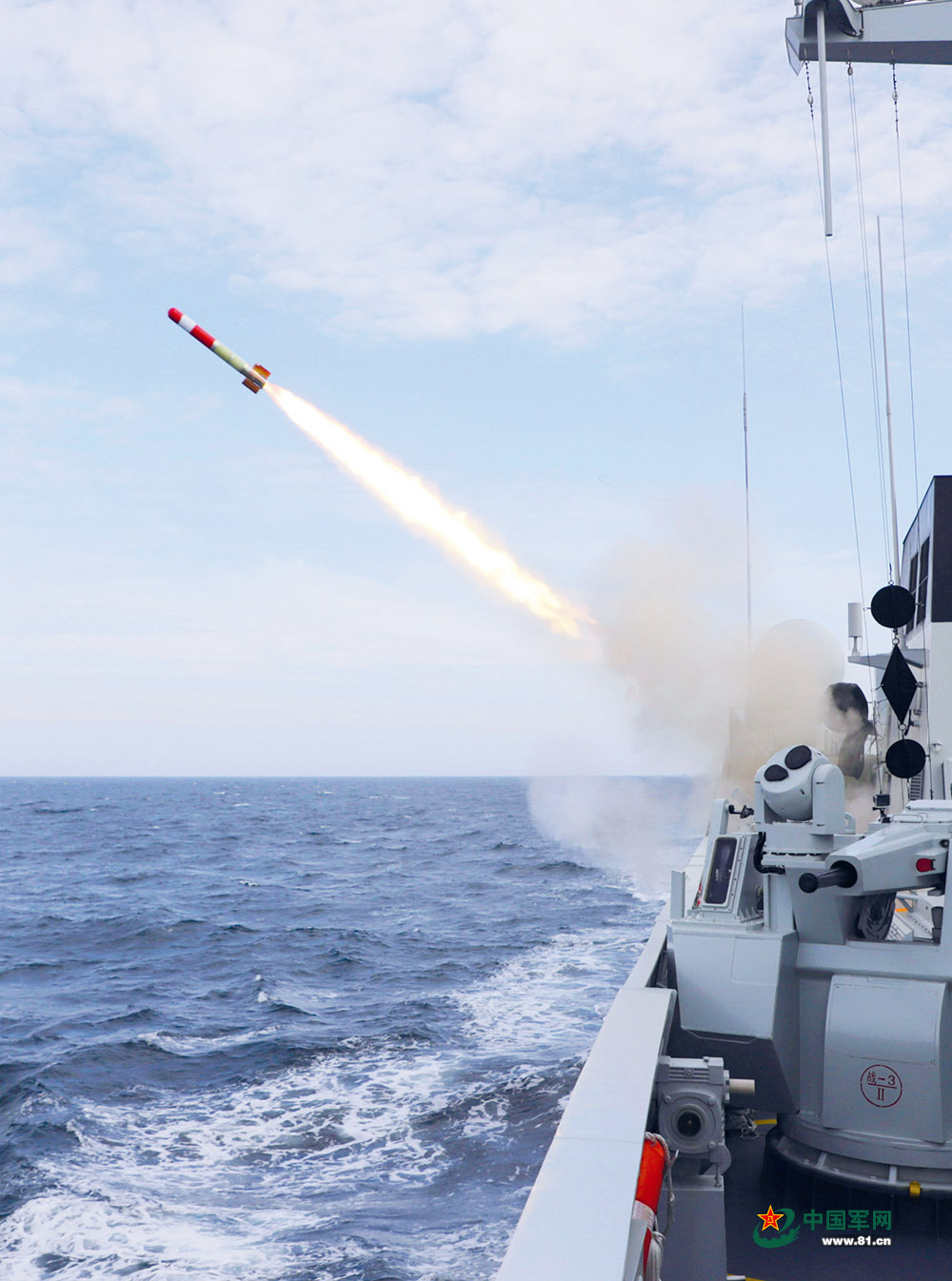 犁波踏浪礪精兵海軍某護衛艦支隊艦艇編隊訓練艦艇