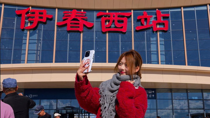 穿山越雪入林海，我国最北高铁来了