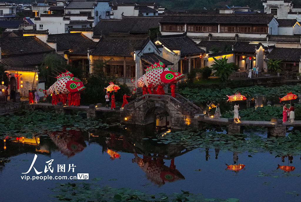 安徽黄山：夏夜游古村赏鱼灯插图4