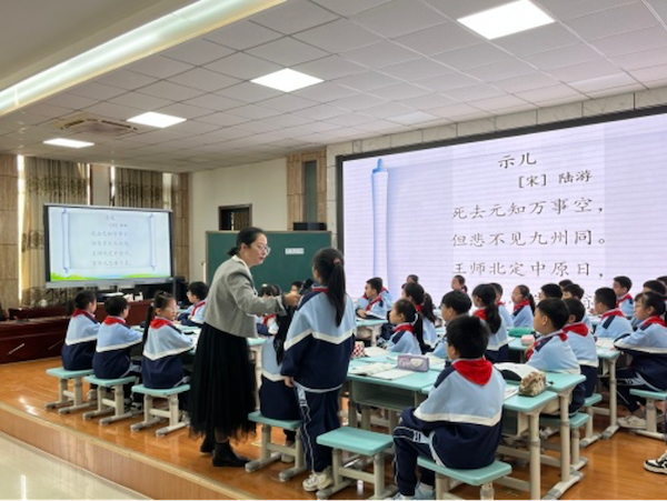 孝顺镇中心小学图片