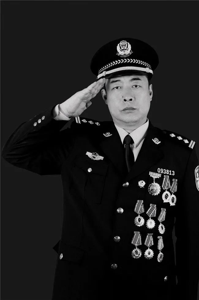 痛河北硬汉刑警张岩走了