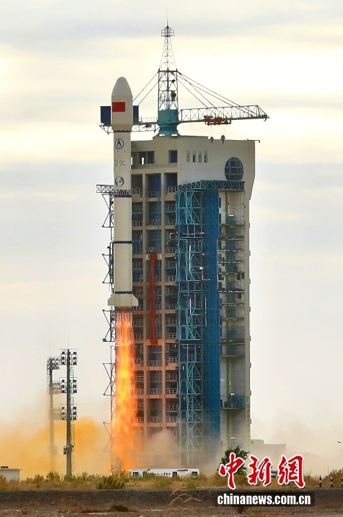 王海霞 摄 北京时间9月16日9时06分，我国在酒泉卫星发射中心使用长征二号丙运载火箭/远征一号S上面级，成功将卫星互联网技术试验卫星发射升空，卫星顺利进入预定轨道，发射任务获得圆满成功。此次任务是长征系列运载火箭的第595次飞行。