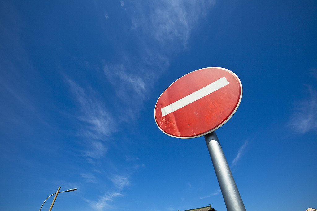 这样的口语化提示牌好！
