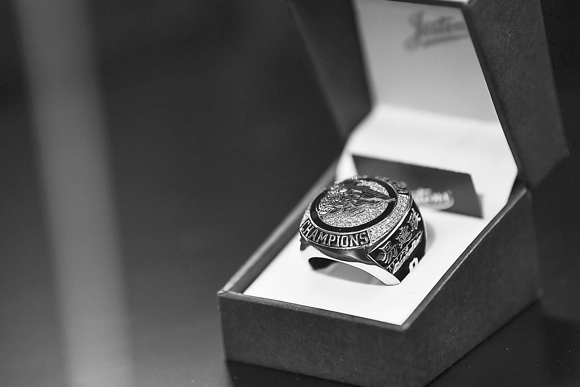 cba总冠军戒指亮相