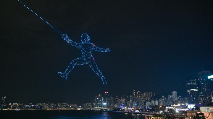 香港举行“体育力量 闪耀香江”大型无人机表演