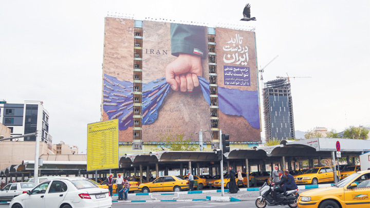 美军封锁霍尔木兹海峡