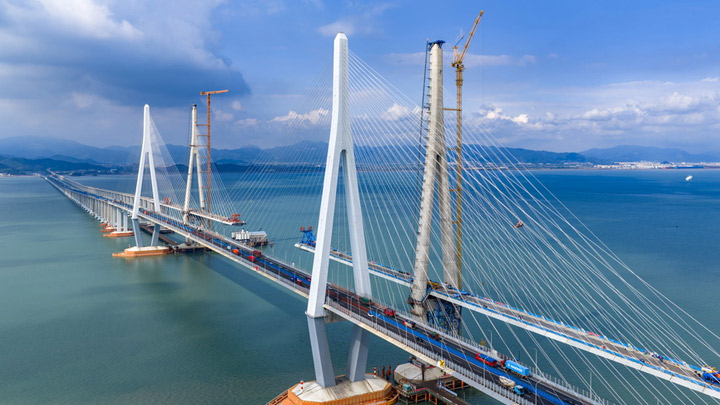 浙江宁波：象山港跨海大桥北侧边跨合龙