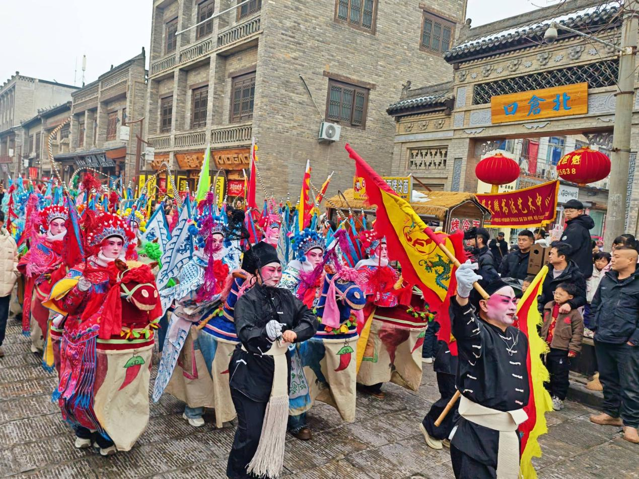 河南鹤壁浚县正月十五社火展演  非遗与古城共绘民俗长卷