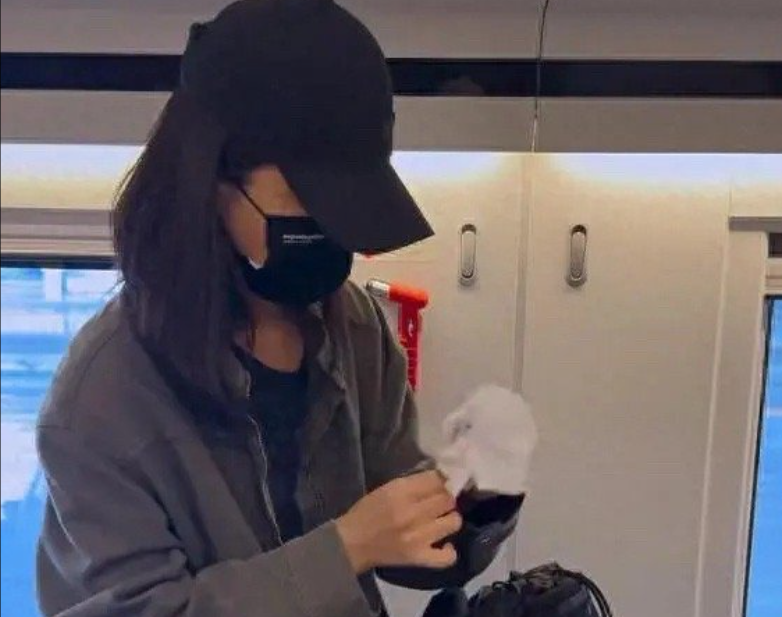 卖爆了！有店铺已售100000+，女明星也在用！网友却吵翻插图8