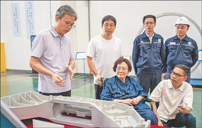 中南大学机电工程学院教授、中国工程院院士钟掘：“站在科技竞争前沿，为国家担负重任”