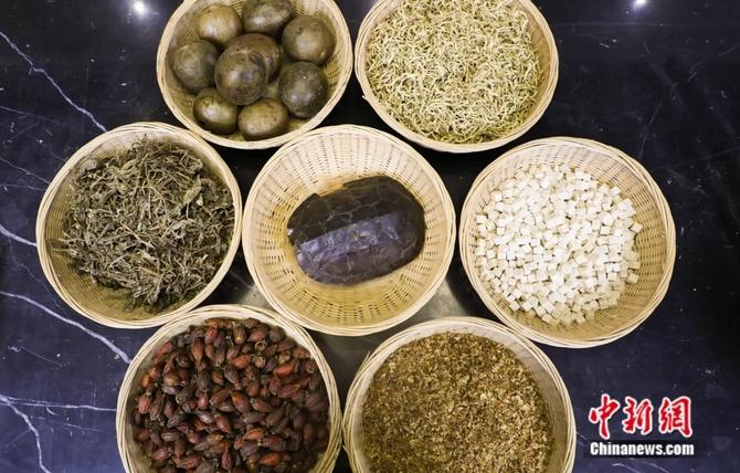 秦始皇的长生秘方？中式解暑“果冻”龟苓膏的七步制膏法插图1