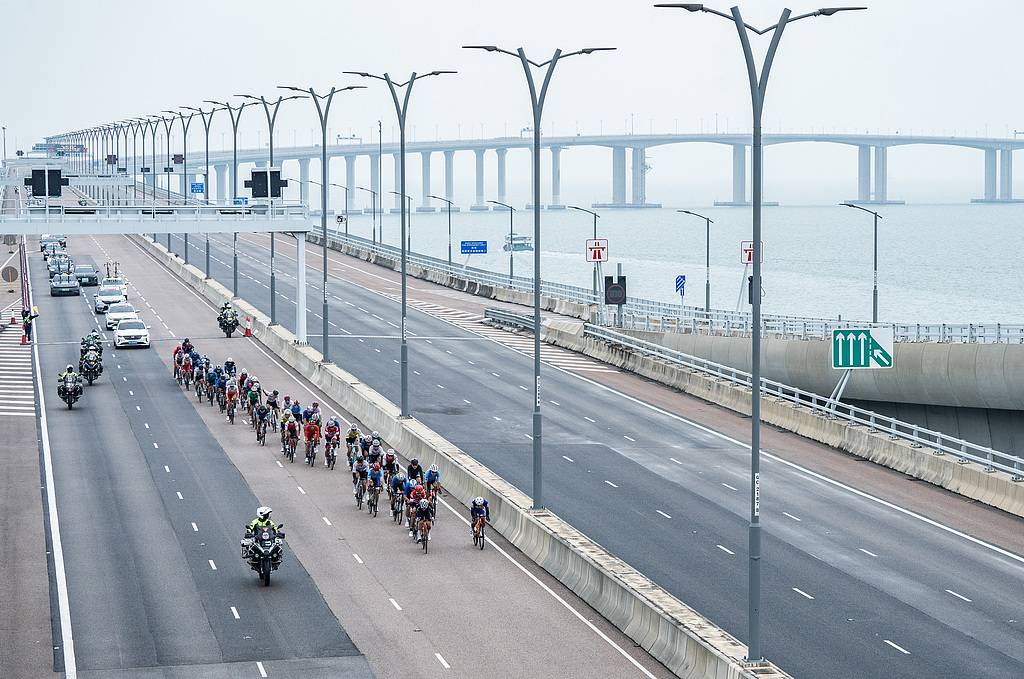 ✅体育直播🏆世界杯直播🏀NBA直播⚽全长230公里！港珠澳大桥首办三地跨境自行车赛