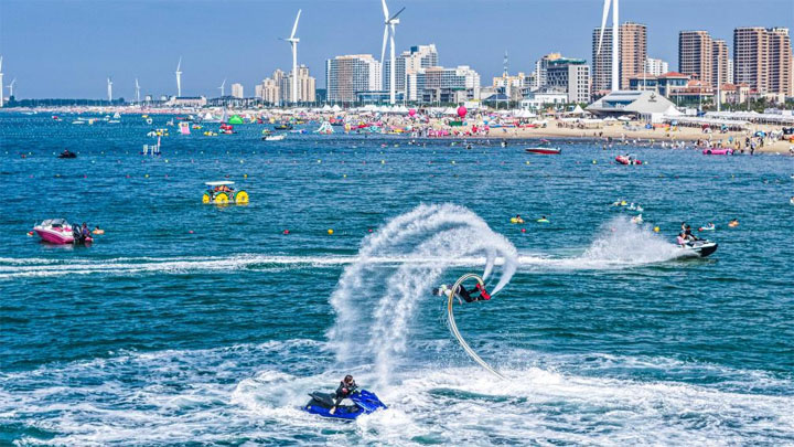 酷暑催热“清凉经济”