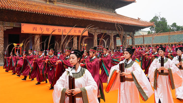 山东济宁举行祭孔大典 纪念孔子诞辰2577周年
