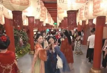 这些城市的“剧中同款”卖疯了！