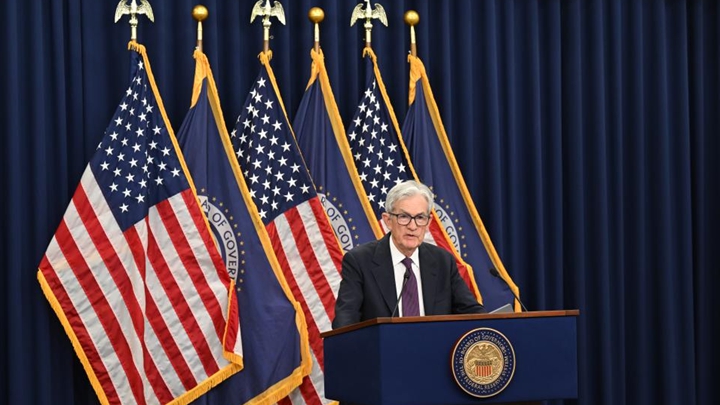 美联储今年连续第三次宣布维持利率不变