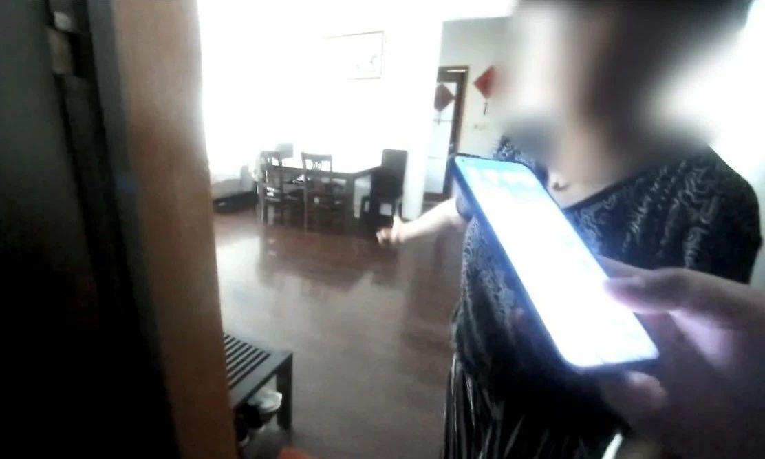 价值百万金条被追回 骗子落网老人还不知上当插图1