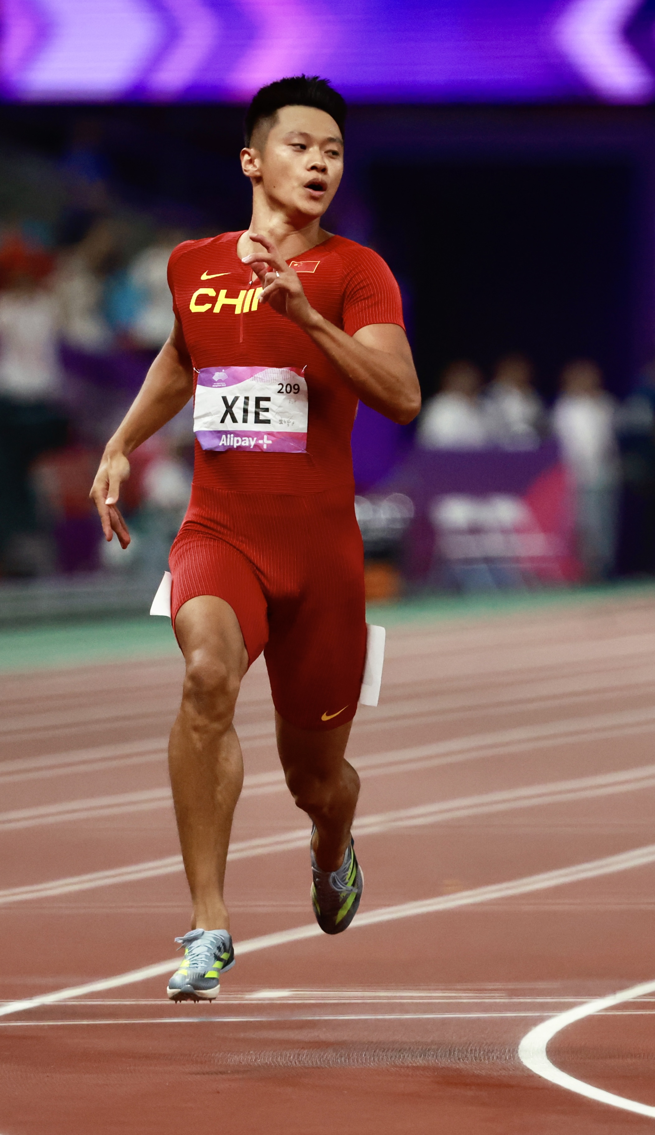 9秒97！中国速度！谢震业亚运会男子百米短跑夺金, image size:750x1299