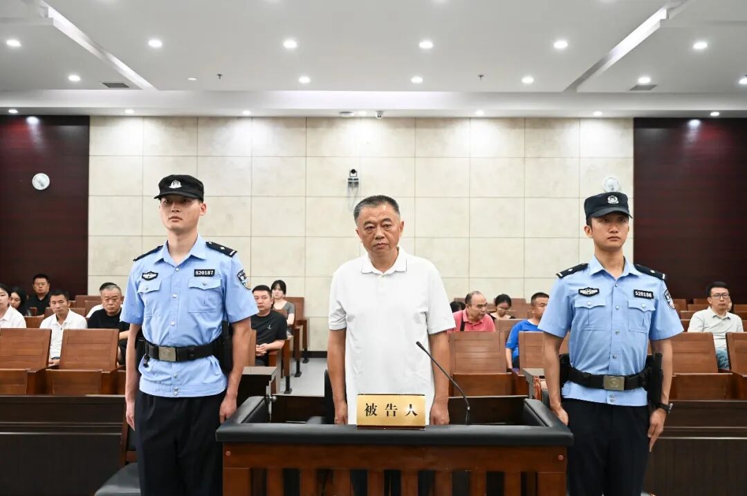黔南州人大常委会原党组成员、副主任，惠水县委原书记郑绍峰受贿案一审宣判