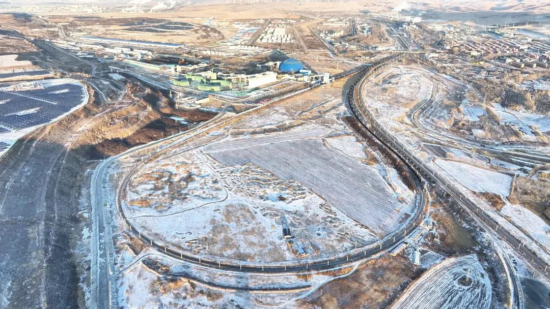 时速仅有1公里的超长火车,震撼登场了! 时速仅有1公里的超长火车,震撼登场了!