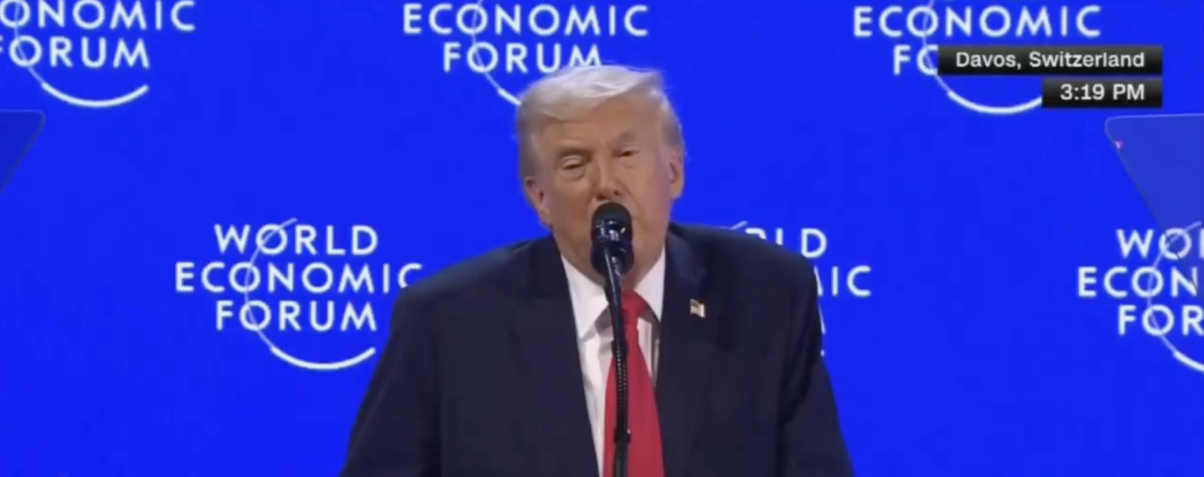 特朗普称可能给F-47战机改名：如果“我不满意”，我就要把“47”去掉