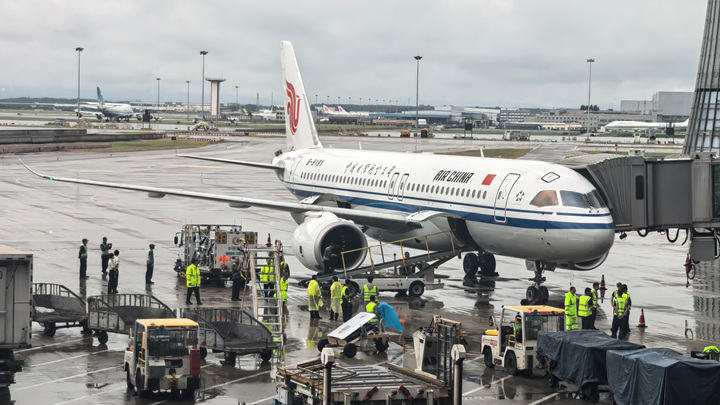 C919首航北京—乌兰巴托 国产大飞机正式执飞国际商业航线