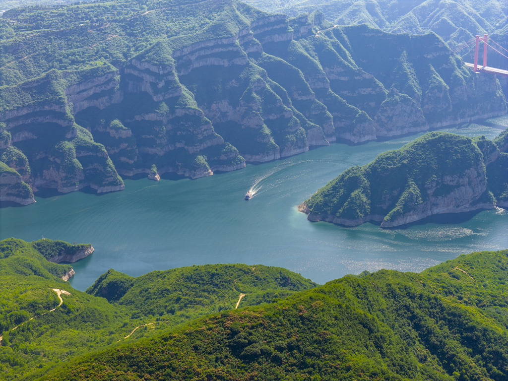 河南济源：黄河三峡碧波如画引客来