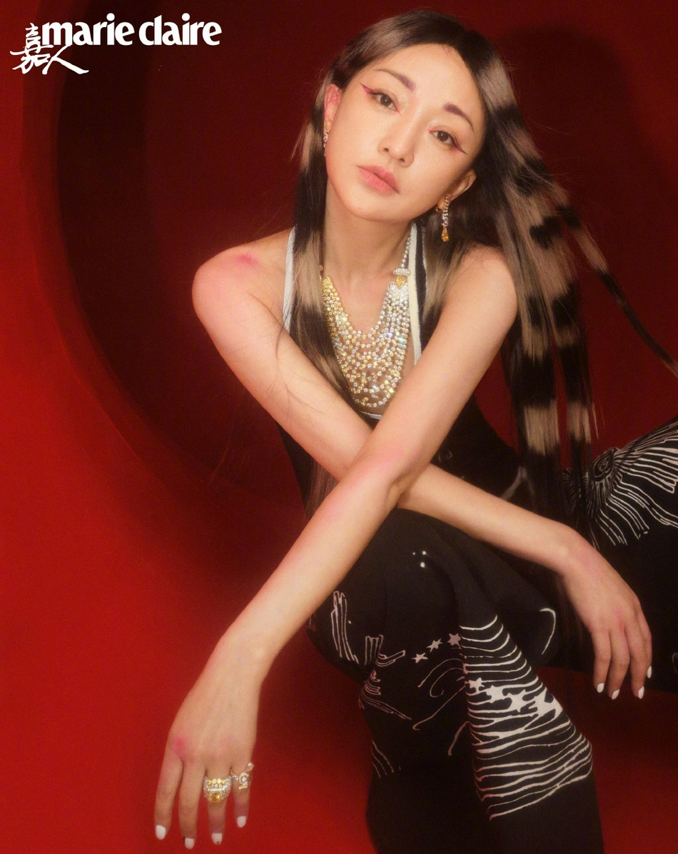 周迅桃粉色妆容  表现力十足!