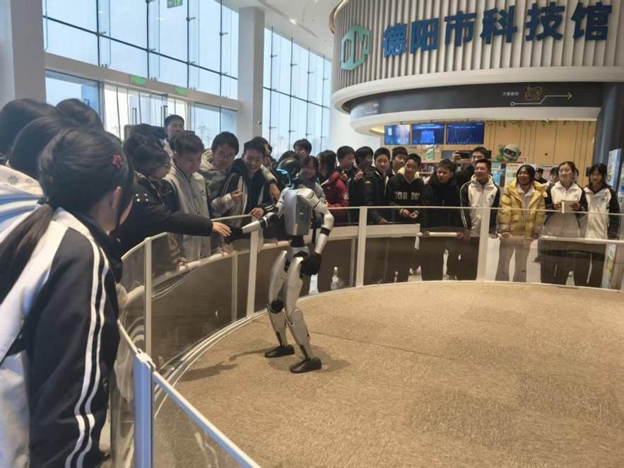 德阳：创新“观读问”科普研学游  沉浸式体验“智造魂”