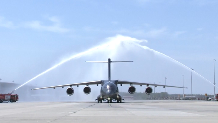 第十三批在韩中国人民志愿军烈士遗骸迎回仪式在辽宁沈阳举行